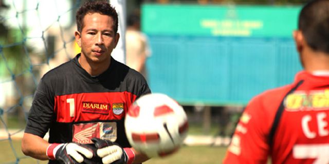 Made Wirawan Incar Posisi Utama Persib di Celebes Cup