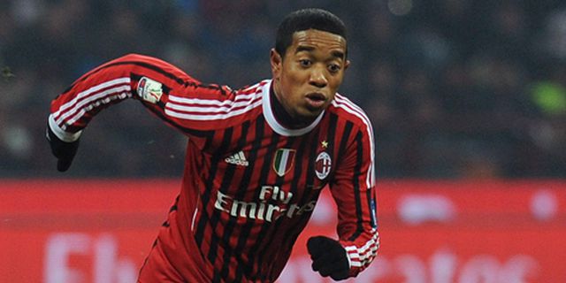 Emanuelson: Milan Akan Benamkan Malaga Emanuelson: Milan Akan Benamkan Malaga