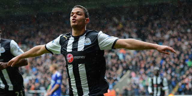 Ben Arfa Akan Gantikan Walcott? Ben Arfa Akan Gantikan Walcott?