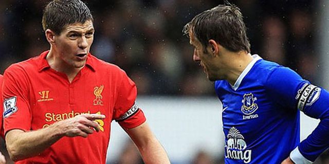 Gerrard Kecam Diving Neville