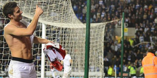 Foto: Kecele, Giroud Minta Kausnya Kembali Foto: Kecele, Giroud Minta Kausnya Kembali