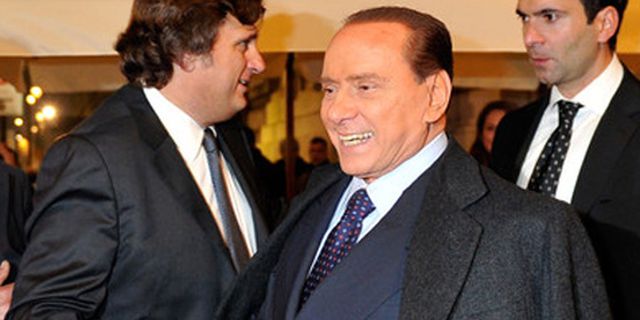 Taktik Milan Bikin Kesal Berlusconi