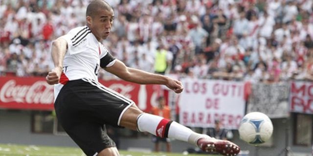 Trezeguet: Ronaldo dan Messi di Atas Semuanya