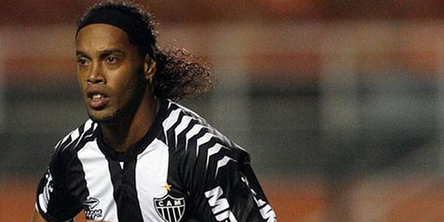 Ronaldinho Lolos Dari Kecelakaan Maut