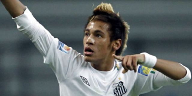 Neymar Ingin Bermain Bersama Messi dan Ronaldo