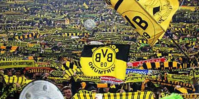 Madrid Dibanjiri 10.000 Suporter Dortmund