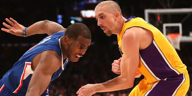 'Perang' Dengan Penonton, Steve Blake Didenda Rp 241 Juta