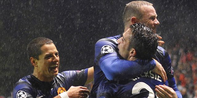 Wayne Rooney Puji Kinerja RvP dan Chicharito