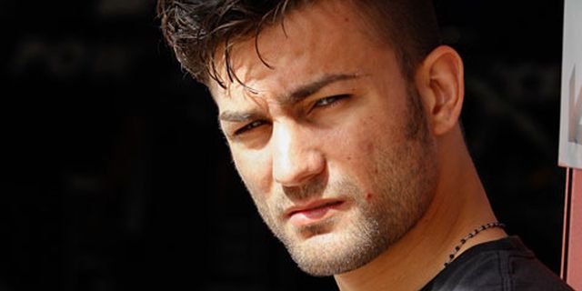 Cedera Jari, De Angelis Bakal Digantikan Pasini di Valencia Cedera Jari, De Angelis Bakal Digantikan Pasini di Valencia
