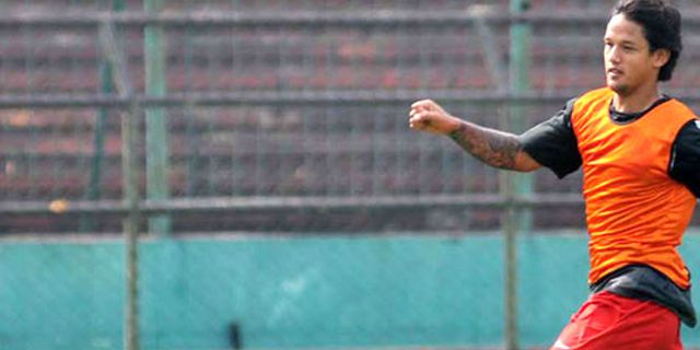 Persema Tak Pernah Niat Jual Irfan Bachdim