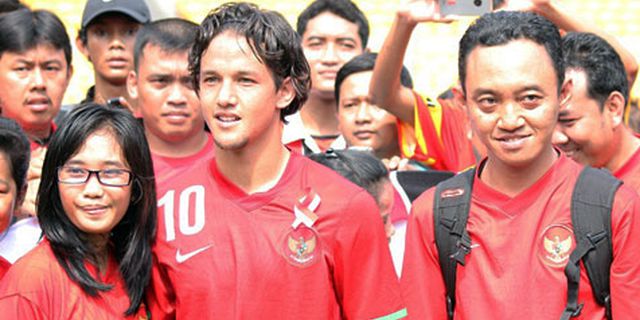 Timnas Peringati Hari Pahlawan di SUGBK