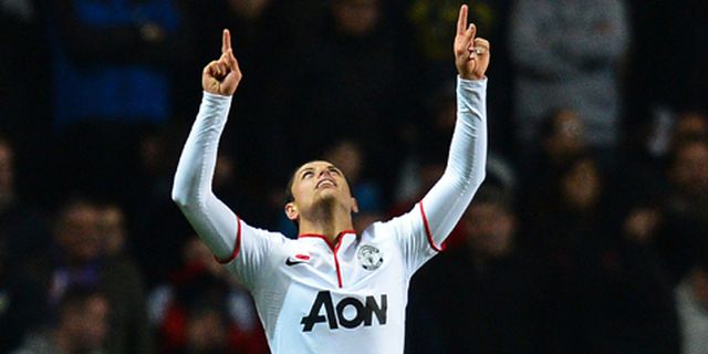 Review: 'Hattrick' Chicharito Rusak Pesta di Villa Park Review: 'Hattrick' Chicharito Rusak Pesta di Villa Park