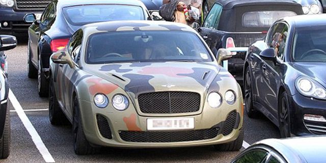 Balotelli Kenalkan Kendaraan Perang Terbarunya Balotelli Kenalkan Kendaraan Perang Terbarunya