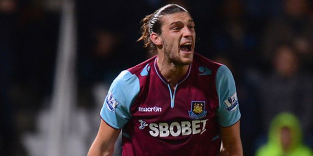 Tak Juga Cetak Gol, Allardyce Tetap Bela Carroll