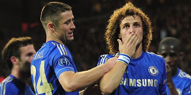 Cahill Sebut David Luiz Bukan Bek Sembarangan