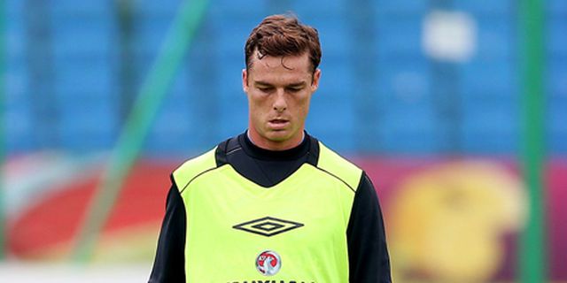 Scott Parker Sudah Kembali ke Sesi Latihan Spurs