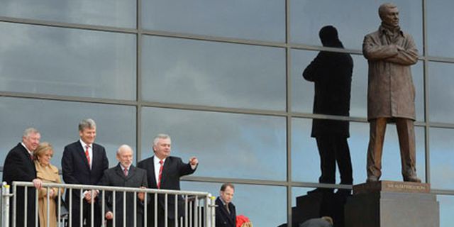 Fergie Merasa Terhormat dan Bangga Melihat Patungnya