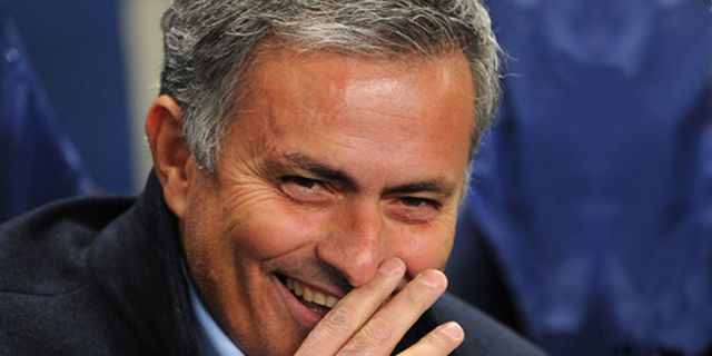 Mourinho dan Maicon Tertawakan Benitez di Chelsea