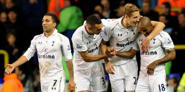 Review: Bale dan Defoe Runtuhkan West Ham