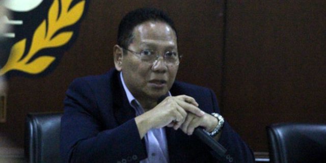 'FIFA Sempat Bersikukuh Hendak Sanksi Indonesia' 'FIFA Sempat Bersikukuh Hendak Sanksi Indonesia'