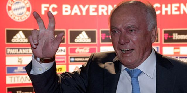 Lattek: Messi Seperti Dewa