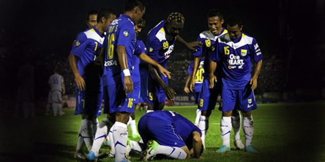 Usai Cetak Gol, Naser Bersujud Sebagai Rasa Syukur