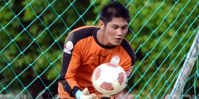 Manajemen PSM Ajukan Tawaran Baru Kepada Deny Manajemen PSM Ajukan Tawaran Baru Kepada Deny