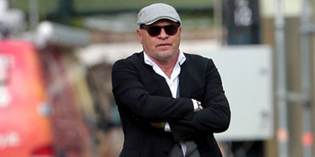 Digasak Fiorentina, Siena Pecat Cosmi