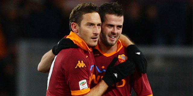 Dilirik Chelsea, Miralem Pjanic 'Buka Pintu'