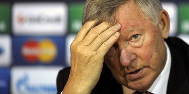 Fergie Pun Bingung Cara Benahi Lini Belakang MU Fergie Pun Bingung Cara Benahi Lini Belakang MU