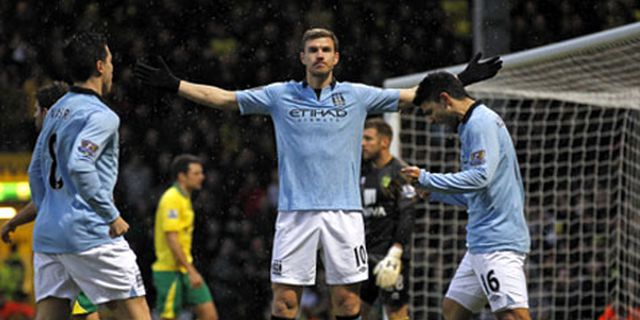 Mancini Puas Dengan Performa Trio Striker City Mancini Puas Dengan Performa Trio Striker City