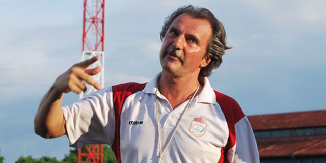 Petar Segrt Kembali Talangi Gaji Pemain Petar Segrt Kembali Talangi Gaji Pemain
