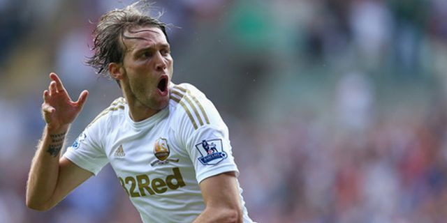 Michu Berambisi Rontokkan Arsenal Michu Berambisi Rontokkan Arsenal