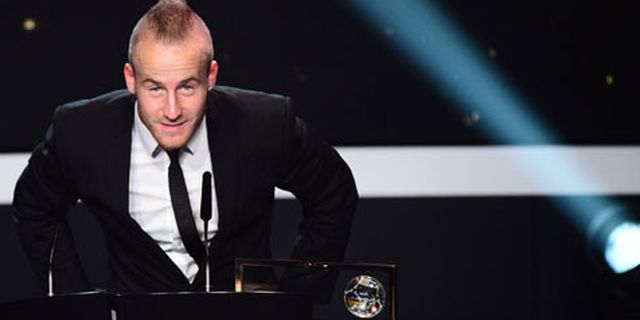 Stoch Kalahkan Falcao dan Neymar Raih Puskas Award 2012