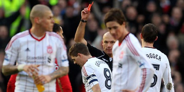 Howard Webb Pimpin United-Liverpool Howard Webb Pimpin United-Liverpool