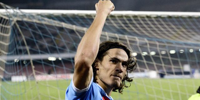 Cavani Ingin Terus Bermain Bersama Napoli