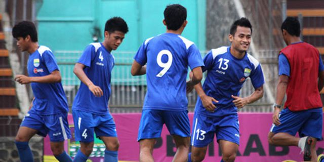 Persib Waspadai Permainan di Lini Tengah Persipura