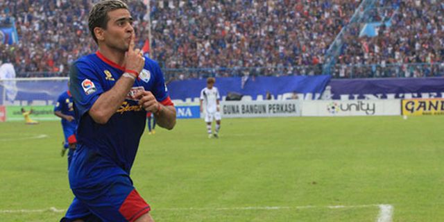 Review ISL: Arema Kembali Berpesta