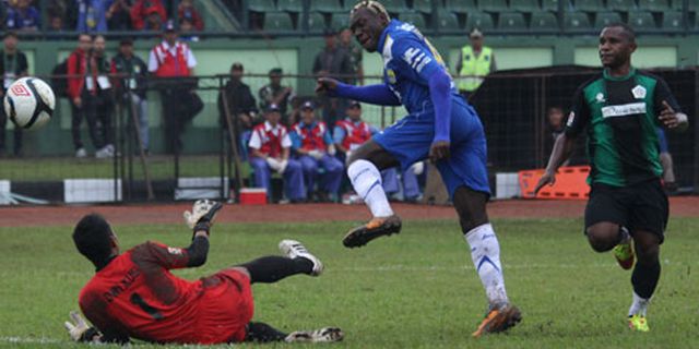 HT Review ISL: Persib Ungguli Persiwa Tiga Gol HT Review ISL: Persib Ungguli Persiwa Tiga Gol