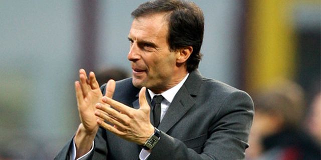 Allegri Berharap AC Milan Capai Tiga Besar