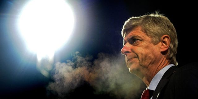 'Prestasi Terhebat Wenger Adalah Ciptakan Dua Tim'