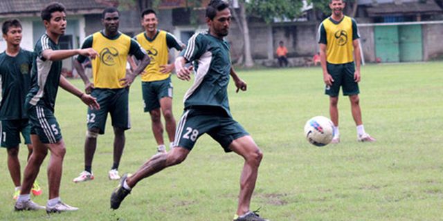 Persebaya DU Tambah Satu Striker