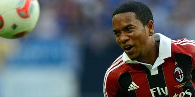 Milan Setuju Pinjamkan Emanuelson ke Fulham