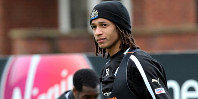 Newcastle United Resmi Boyong Kevin Mbabu Newcastle United Resmi Boyong Kevin Mbabu