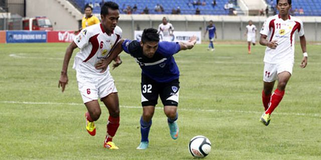 Simon McMenemy Tetap Percaya Gaston Castano