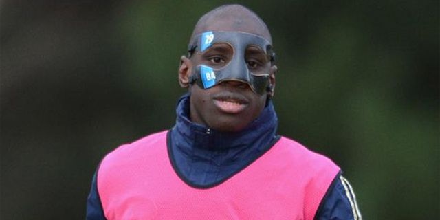 Lawan Wigan, Demba Ba Akan Kenakan Topeng