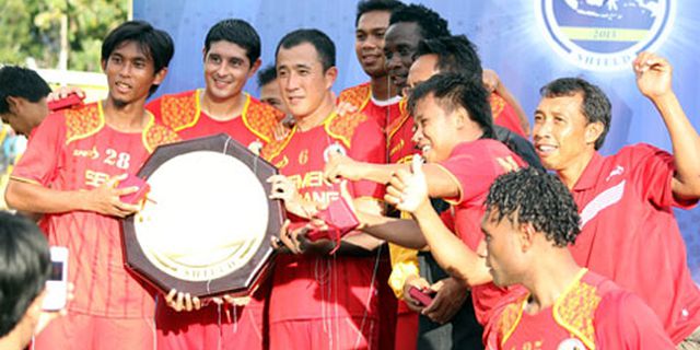 Semen Padang Raih Gelar Community Shield 2013 Semen Padang Raih Gelar Community Shield 2013