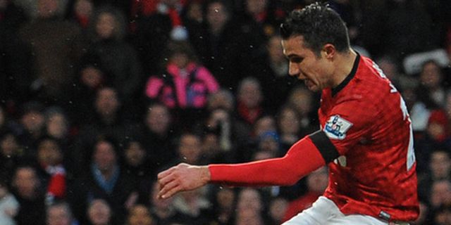 Ferguson: Van Persie Hampir Selevel Dengan Ronaldo