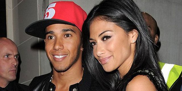 10 Jagoan Adu Balap Bersama Pasangannya 10 Jagoan Adu Balap Bersama Pasangannya