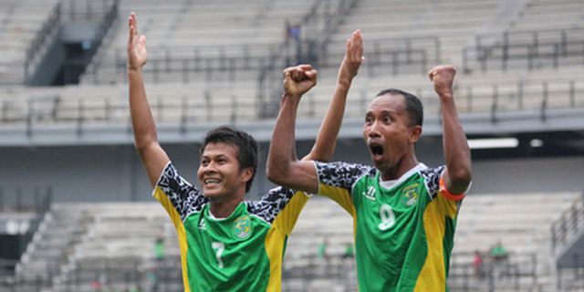 Hat-Trick Kemenangan, Persebaya DU Kudeta Deltras